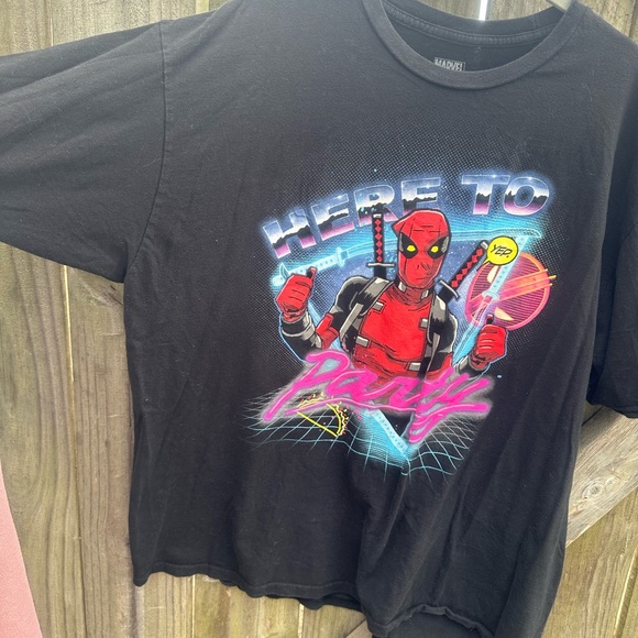 Marvel Black Graphic Here To Party Deadpool Short Sleeve Tee - Picture 5 of 6